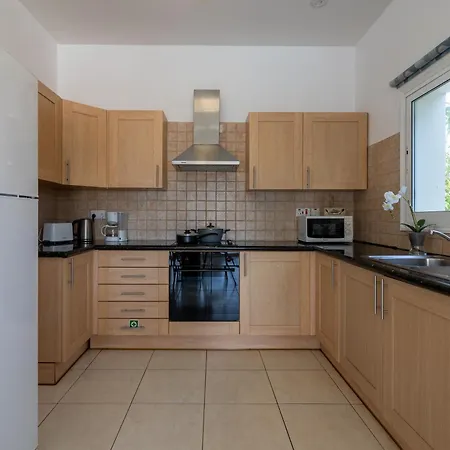 Casa Yasmina - 3 Bedroom In Apartman Protarász
