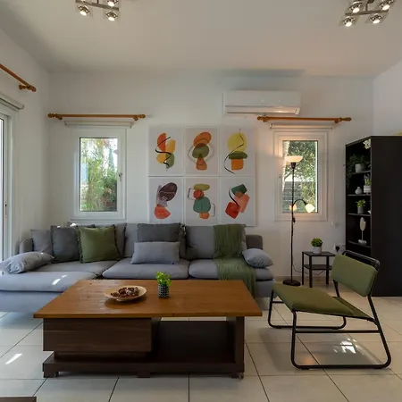 Casa Yasmina - 3 Bedroom In Protaras